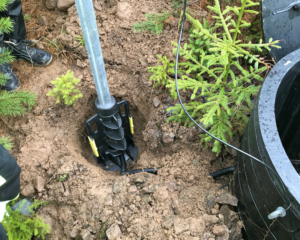 Snap Base 60 mm installed by hand with existing masses as backfill, saving the environment impact.